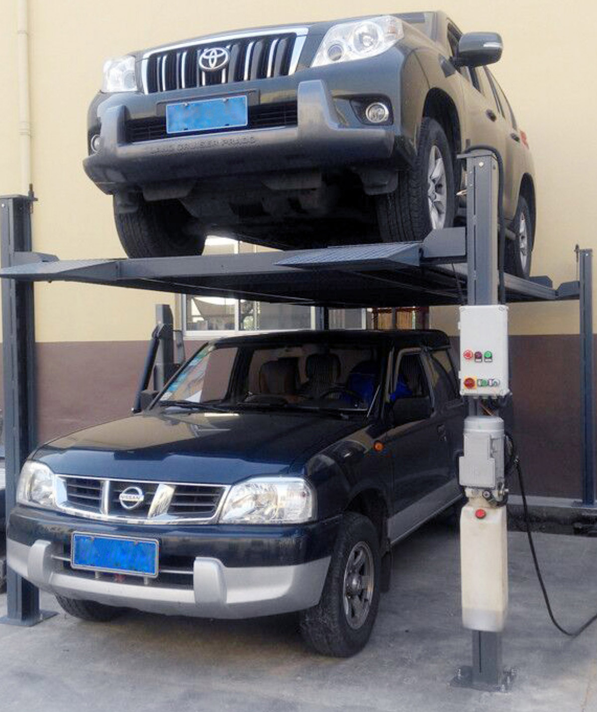 立體停車四柱簡易升降機械停車設備安裝效果.jpg